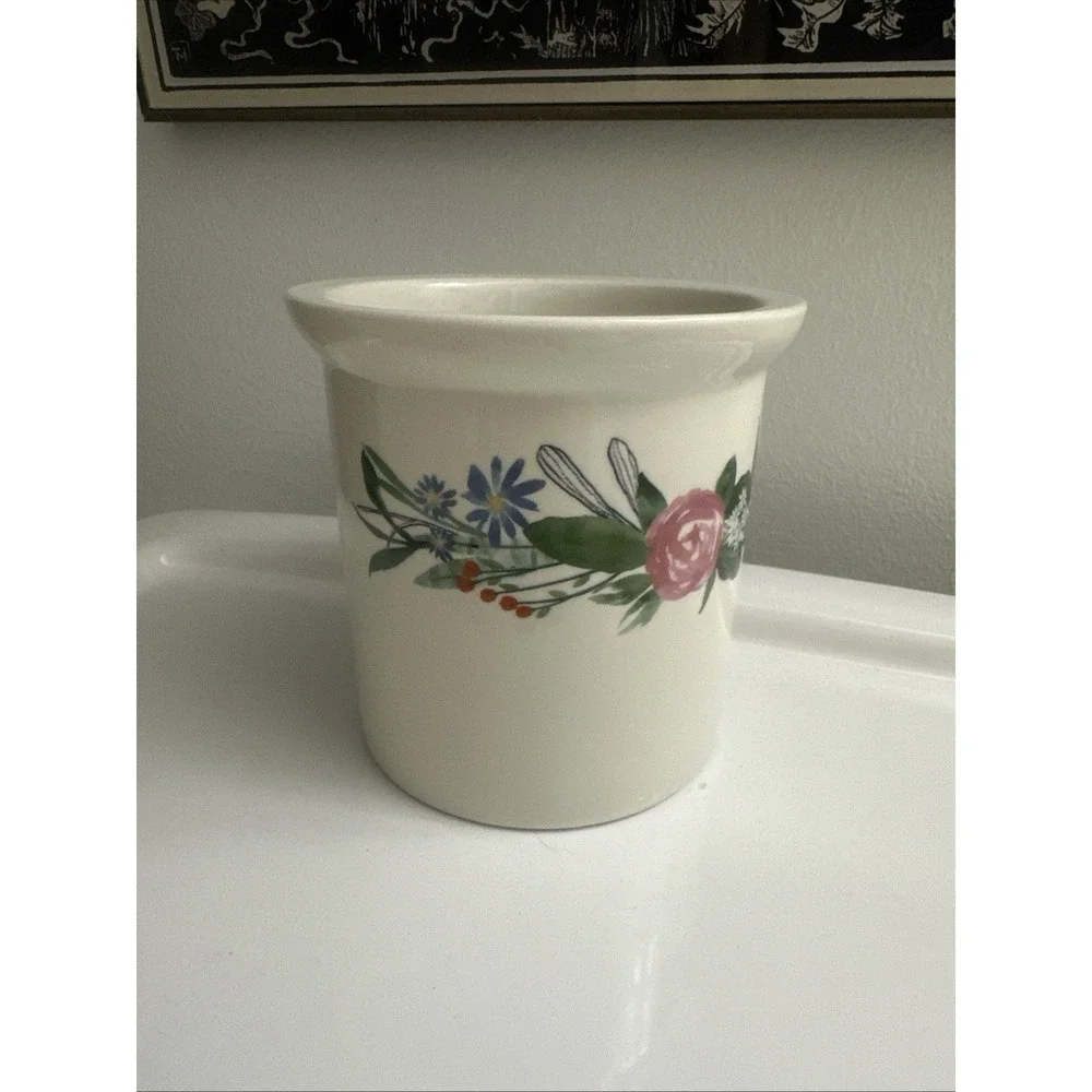 Pottery Crock Beige Ivory Eliza Todd 4.75